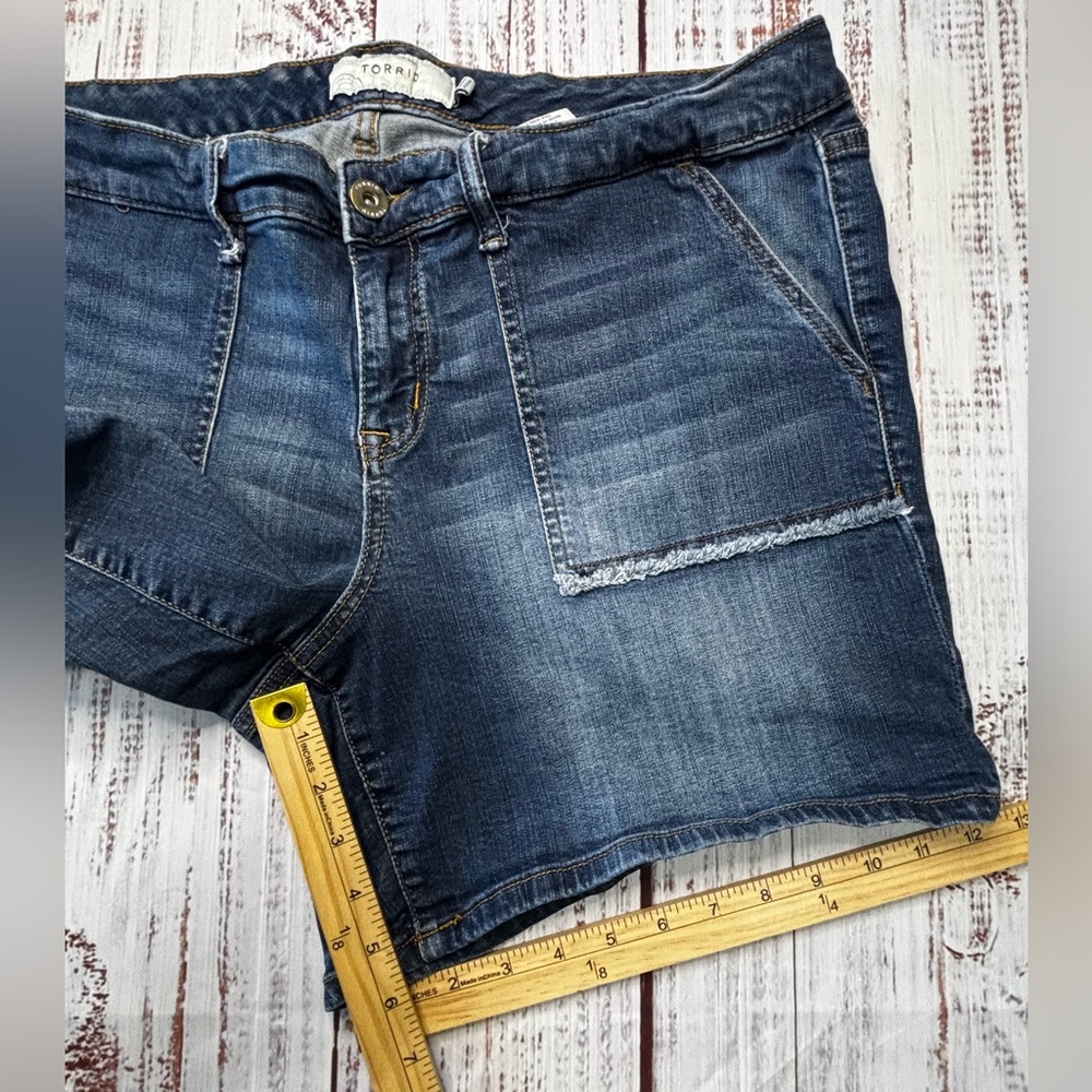 Women’s Torrid Denim Shorts - Picture 2 of 7